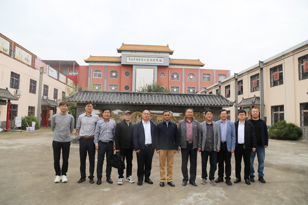 中國紡織品進出口商會曹甲昌會長一行來青調研家紡行業(yè)